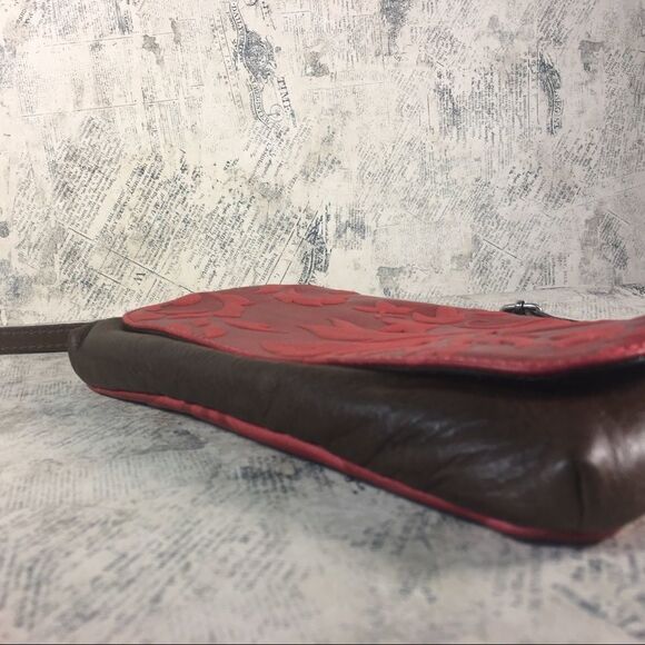 ALEXANDER LEATHER Crossbody / Wristlet Bag - Picture 5 of 13